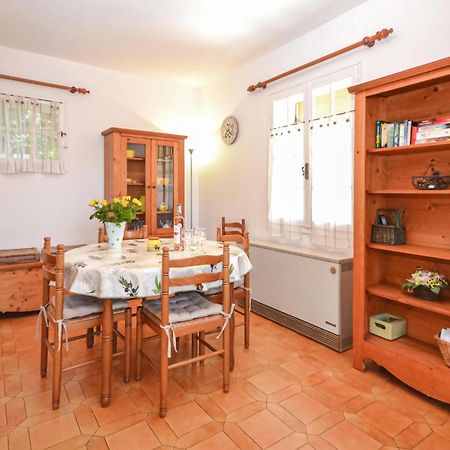 1 Bedroom Pet Friendly Home In Entrechaux Exteriör bild