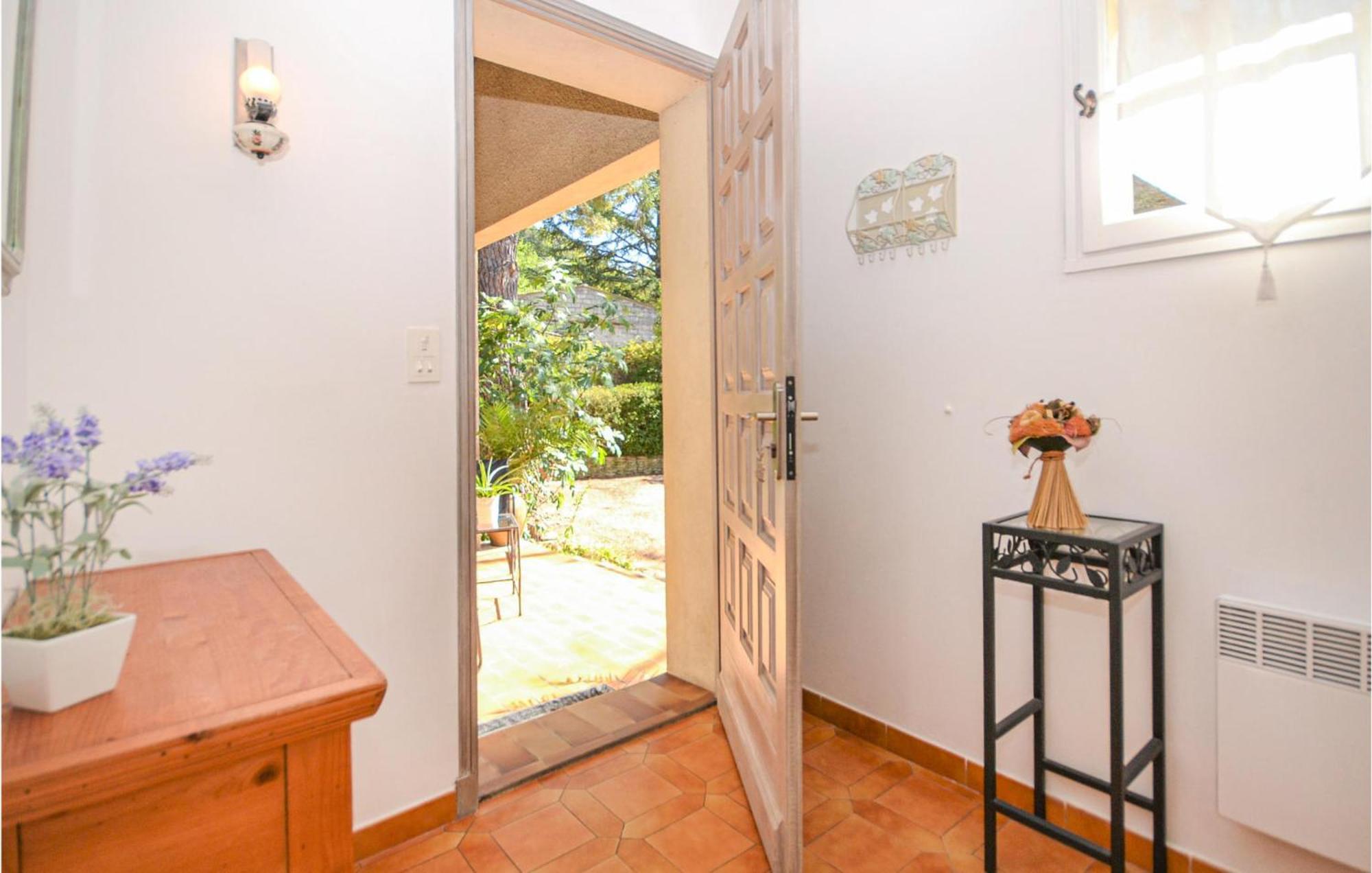 1 Bedroom Pet Friendly Home In Entrechaux Exteriör bild